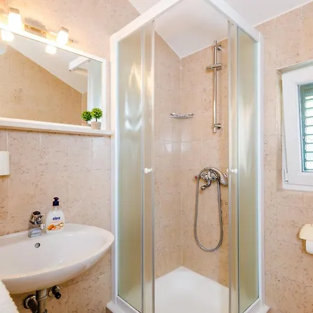Lion - One Bedroom A2 *